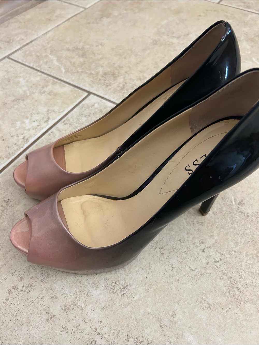 GUESS Patent Ombre Peep Toe Platform Pumps Heels Women’s Size 9M Black Blush